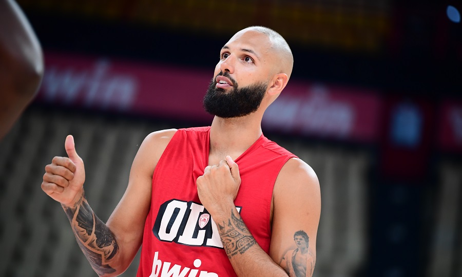 Ολυμπιακός: Πάτησαν παρκέ, με διάθεση και νέα πρόσωπα οι πρωταθλητές