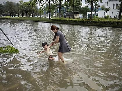 Πλημμύρες, κατολισθήσεις και 8 θάνατοι σε Βιετνάμ και Ταϊλάνδη λόγω της τροπικής καταιγίδας Κατζίκι