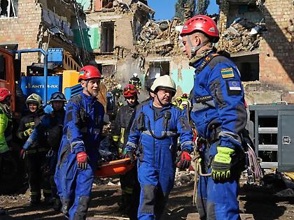 Ρωσικό σφυροκόπημα στο Κίεβο: Τουλάχιστον 15 νεκροί, ανάμεσά τους παιδιά - Ζημιές στο κτίριο της αντιπροσωπείας της ΕΕ