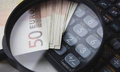 Μισθωτοί και συνταξιούχοι οδηγούν τα φορολογικά έσοδα σε ρεκόρ