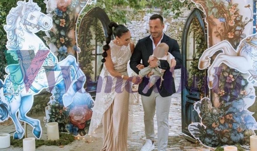 Ανθή Βούλγαρη: Τήρησε το έθιμο να πλύνει τα βαπτιστικά του παιδιού της στη θάλασσα (οριακά δεν την πήρε το κύμα)