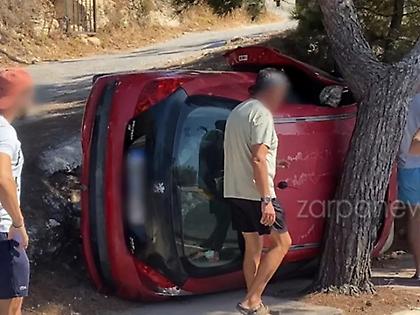 Σοκαριστικό τροχαίο στα Χανιά: Αυτοκίνητο ντελαπάρισε και σφήνωσε σε δέντρο – Ένας τραυματίας