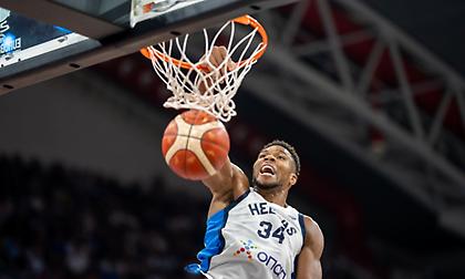 «The Greek Freak Show»: Τα highlights από τη φοβερή εμφάνιση του Γιάννη κόντρα στην Ιταλία!