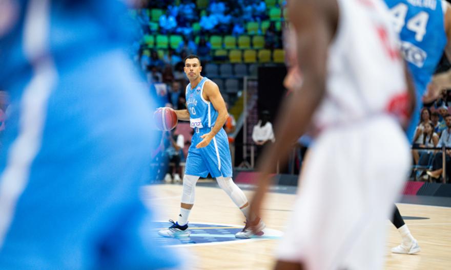 Μαέστρος Σλούκας, έδωσε υπέροχη ασίστ για το όμορφο ανάποδο λέι απ του Μήτογλου!