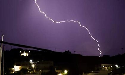 Πάνω από 20.000 κεραυνοί έπεσαν το Σάββατο σε Κέρκυρα, Ήπειρο και Δυτ. Μακεδονία