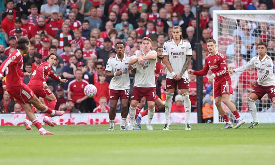 Απόλυτη Λίβερπουλ με μια μαγική στιγμή από τον Σόμποσλαϊ στο ντέρμπι με την Άρσεναλ!