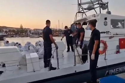 Επικάθηση φορτηγού πλοίου στον λιμένα Μαντουδίου