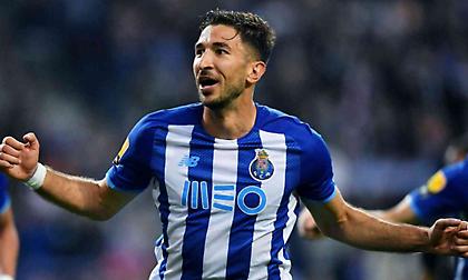 Έρχεται σήμερα για την ΑΕΚ ο Γκρούγιτς!