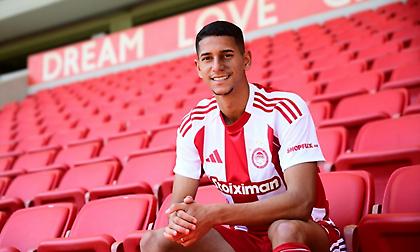 Ανακοίνωσε και τον Μάνσα ο Ολυμπιακός!