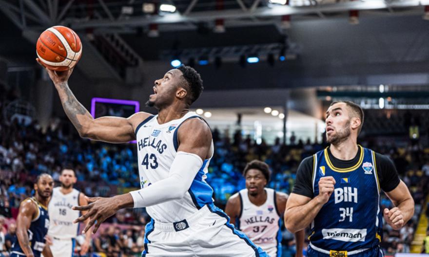 Σκόραρε μετά από υπέροχη κίνηση και ξεσήκωσε τον κόσμο στο «Σπύρος Κυπριανού» ο Θανάσης!