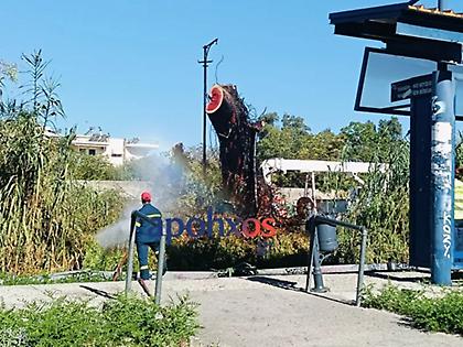 Ακινητοποιήθηκε αμαξοστοιχία λόγω πυρκαγιάς στην Πάτρα - Με λεωφορεία μεταφέρονται οι επιβάτες