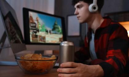 Αγγλία: Η κυβέρνηση σχεδιάζει να απαγορεύσει την πώληση ενεργειακών ποτών για άτομα κάτω των 16 ετών