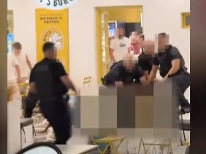 Συμπλοκή αστυνομικών με τουρίστες έξω από κατάστημα εστίασης στη Μύκονο