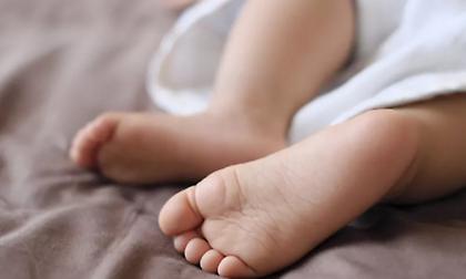 Εγκατέλειψαν βρέφος σε πάρκο στην Ακρόπολη - Βρέθηκε σε καρότσι σούπερ μάρκετ