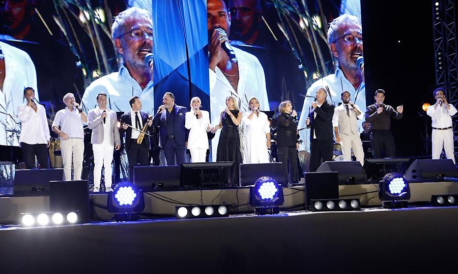 Στέλιος Καζαντζίδης: Η μεγαλειώδης συναυλία του ΟΛΟΙ ΜΑΖΙ ΜΠΟΡΟΥΜΕ στο Καλλιμάρμαρο