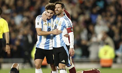 Mαγεία Μέσι στο τελευταίο του ματς στην Αργεντινή - Νίκη για την Ουρουγουάη του βασικού Πελίστρι