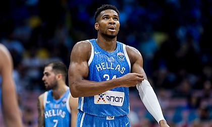 Τα highlights από την επιβλητική εμφάνιση του Γιάννη κόντρα στους Ισπανούς!