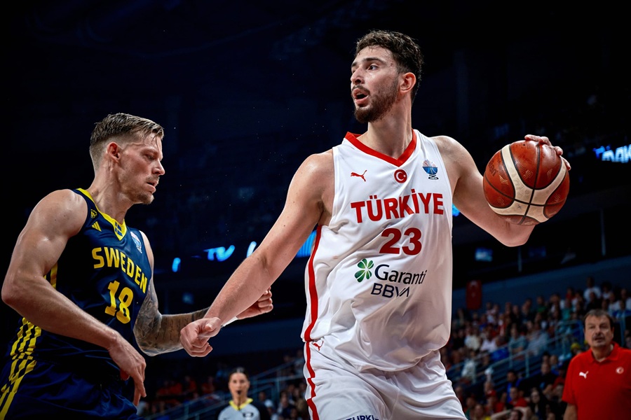 Τουρκία-Σουηδία 85-79: Δύσκολη πρόκριση με Σενγκούν
