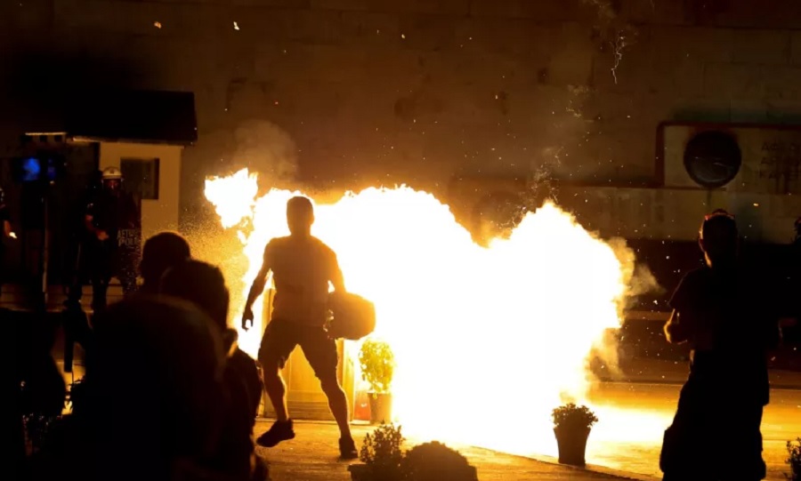 Τέμπη: Επεισόδια μετά τη συγκέντρωση για τα Τέμπη στην Αθήνα - 23 συλλήψεις