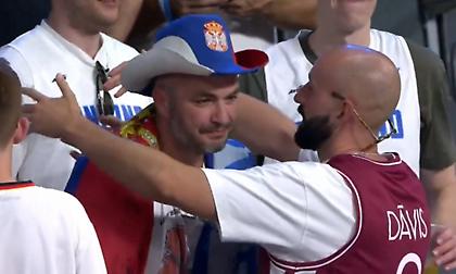 Αυτός είναι ο αθλητισμός: Φίλαθλοι της Φινλανδίας και της Λετονίας παρηγορούν δακρυσμένο Σέρβο!