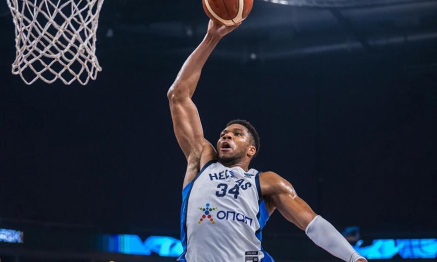 Giannis... Airlines με μυθικό κάρφωμα κόντρα στο Ισραήλ!