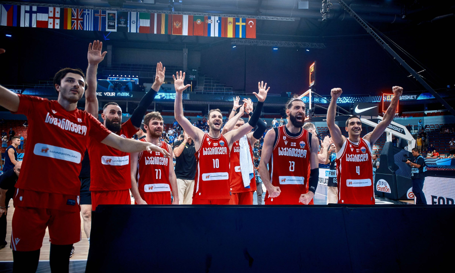 Γαλλία-Γεωργία: Οι έξαλλοι πανηγυρισμοί των Γεωργιανών στο παρκέ