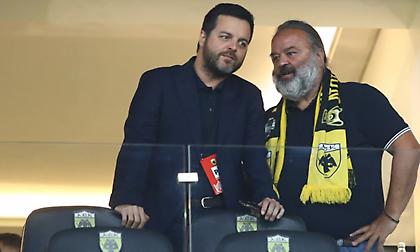 Τσακίρης: «Οι πιθανότητες να πάρει επιθετικό η ΑΕΚ - Τι θα γίνει με τον Κάλενς»