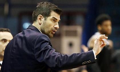 Καλύβας: «Έχω απορία ποιος θα αντιμετωπίσει τον Γιάννη - Δεν έχει από τους διαιτητές τον σεβασμό που του αναλογεί»