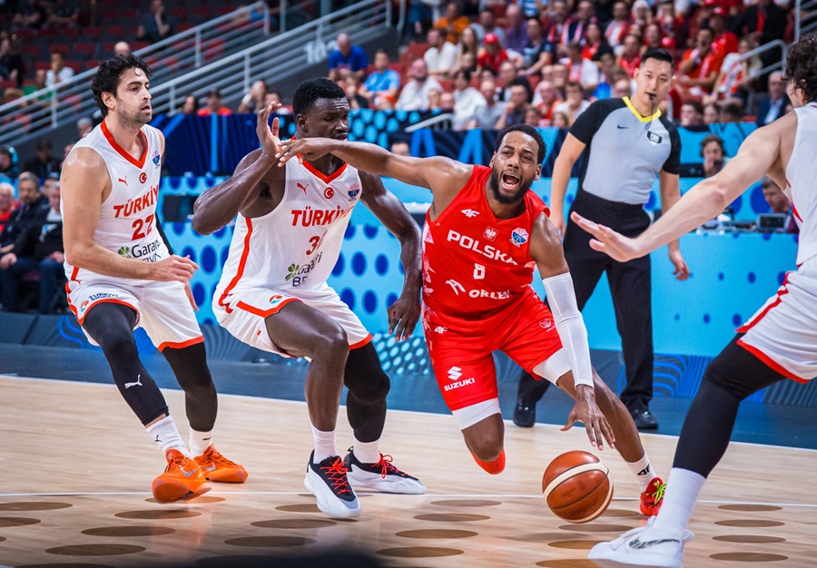 Τουρκία-Πολωνία 91-77: Πέρασε στα ημιτελικά και περιμένει… Ελλάδα