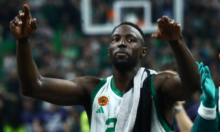 Γκραντ: «Έχουμε πολύ ταλαντούχα ομάδα, ανυπομονώ για τη σεζόν - Ελπίζω φέτος να πάρω το βραβείο του κορυφαίου αμυντικού»