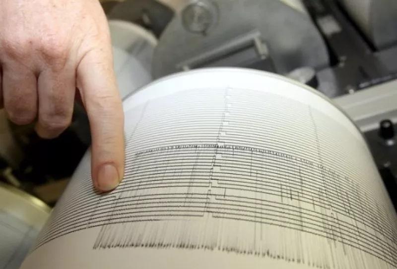 Παπαζάχος: Δεν ξέρουμε τις ακριβείς διαστάσεις του ρήγματος, αλλά δίνει μικρές δονήσεις