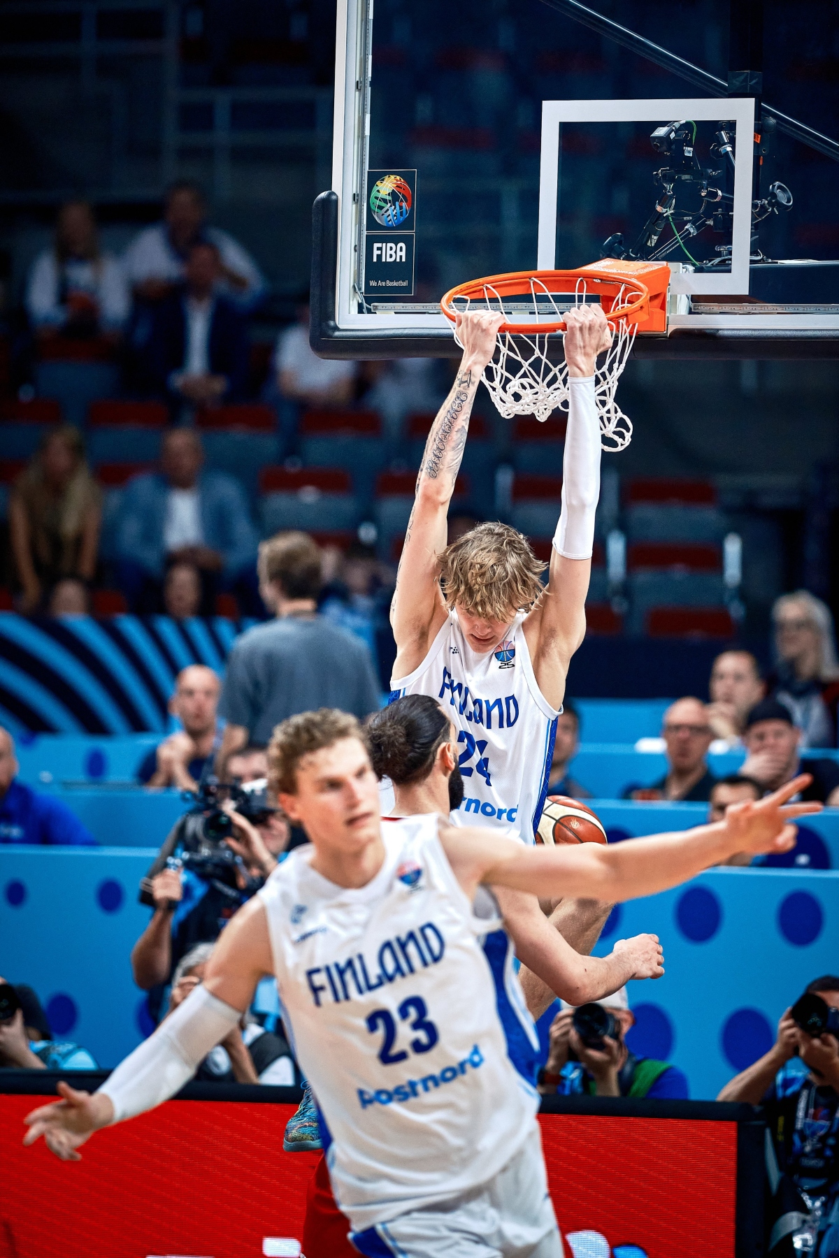 Ευρωμπάσκετ: Μάρκανεν και Μούουρινεν... αναβίωσαν την iconic στιγμή των ΛεΜπρόν-Γουέιντ