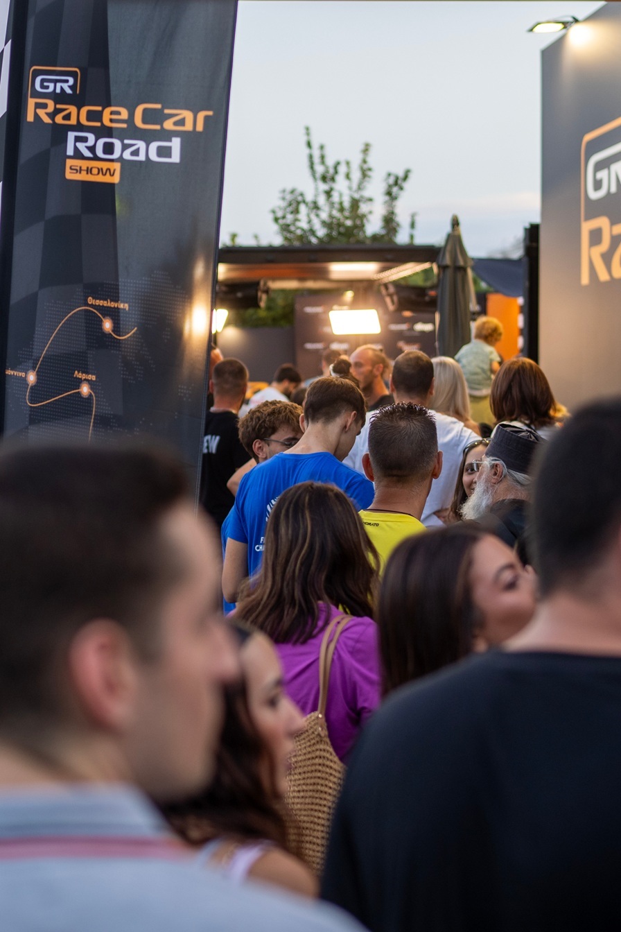 Έτσι ξεκίνησε από τη ΔΕΘ το showcar της McLaren F1 Τeam την περιοδεία του στην Ελλάδα