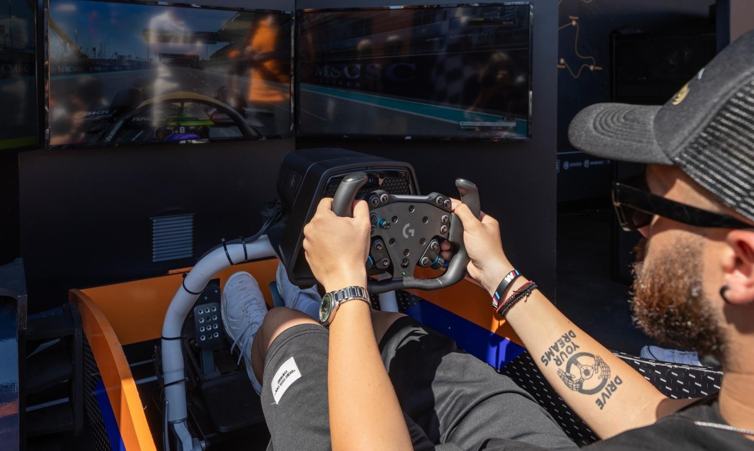 Έτσι ξεκίνησε από τη ΔΕΘ το showcar της McLaren F1 Τeam την περιοδεία του στην Ελλάδα