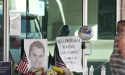 Ανθρωποκυνηγητό για τον δολοφόνο του Τσάρλι Κερκ: Τα τελευταία του λόγια - Ο Τραμπ κατηγορεί τη «ριζοσπαστική αριστερά»