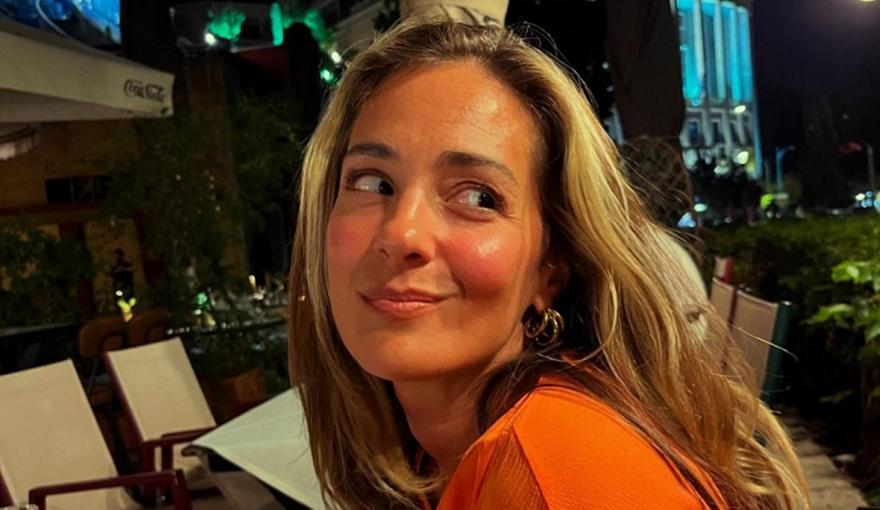 Νατάσα Μποφίλιου: Τραγουδώντας με τον πατέρα της κατάχαμα στον Λευκό τον Πύργο