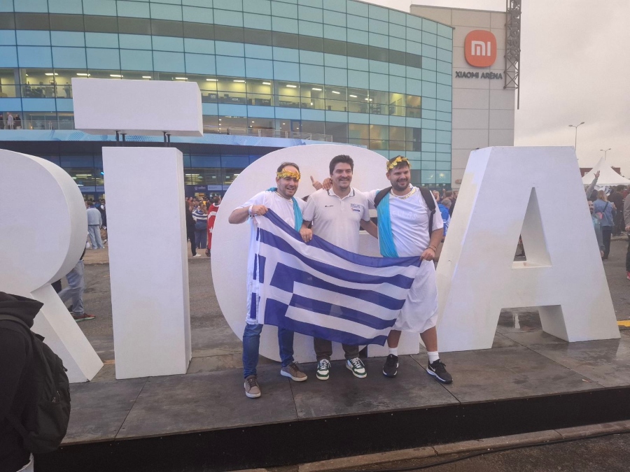 Ευρωμπάσκετ 2025: Έλληνες και Τούρκοι μαζί στη fan zone πριν τον ημιτελικό