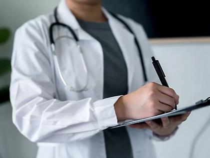 Αναβλήθηκε η δίκη του διευθυντή καρδιοχειρουργικής του Ιπποκράτειου για το «φακελάκι» - Τι συνέβη