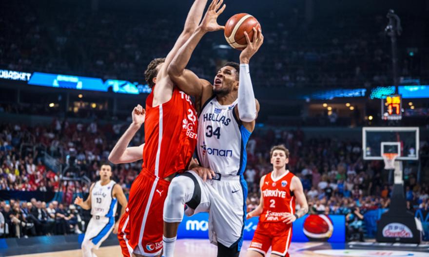 Η ιστορική μάχη της «γαλανόλευκης» για την πρόκριση στον τελικό του Eurobasket 2025: Ελλάδα-Τουρκία (4η περίοδος)