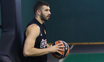 Ρογκαβόπουλος: «Ανυπομονώ για την έναρξη της σεζόν, θέλω να είμαι αποτελεσματικός»