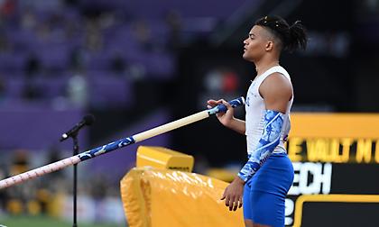 Παγκόσμιο Στίβου: Πέρασε με άνεση και στιλ τα 5,75μ. ο Καραλής - Αποκλεισμός για τον Ρίζο