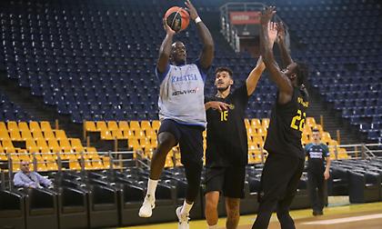 Λύγισε το Μαρούσι με ανατροπή στο φινάλε η Καρδίτσα - Aποβλήθηκε με δύο τεχνικές ποινές ο Παπαθεοδώρου