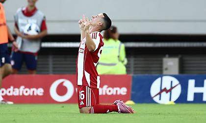 Ονειρική επιστροφή στο Καραϊσκάκη για Ποντένσε, αποθεώθηκε και πέτυχε γκολάρα δύο λεπτά μετά!