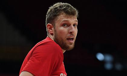 Ολυμπιακός: Με Μιλουτίνοφ και Βεζένκοφ, αλλά χωρίς Έβανς και Πίτερς κόντρα στην Παρί