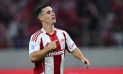 Ποντένσε: «Ευχαριστώ τον κόσμο, είναι η αιτία που νιώθω καλά στο γήπεδο»