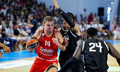 Οι βολές του Ιφί στο φινάλε έκριναν το Παρί-Ολυμπιακός παρά την «32άρα» του Βεζένκοφ