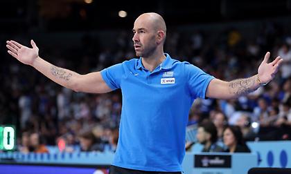 Σπανούλης: «Ο Σενγκούν είναι πολύ μικρός για να μιλήσει για τον Γιάννη - Τιμή μου να τον προπονώ»