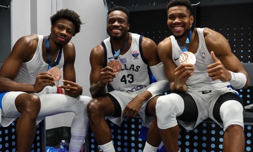 Το συγκινητικό ποστάρισμα των Μπακς για την χάλκινη Εθνική και τους Αntetokounbros!