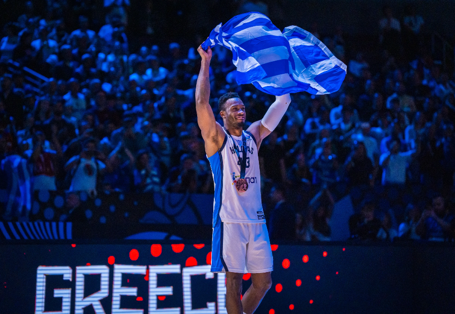 Εθνική μπάσκετ: Οι έξαλλοι πανηγυρισμοί των Ελλήνων διεθνών με τα μετάλλια στο λαιμό