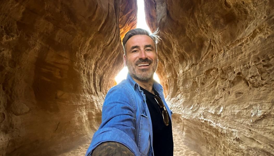 Γιώργος Μαυρίδης: Τον τρέλανε ο γάμος της αδερφής του και ο ίδιος τρελάνε τη μάνα τους